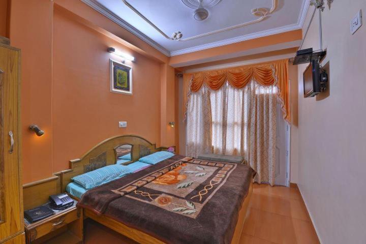 Hotel Ashish Inn Kandāghāt Extérieur photo