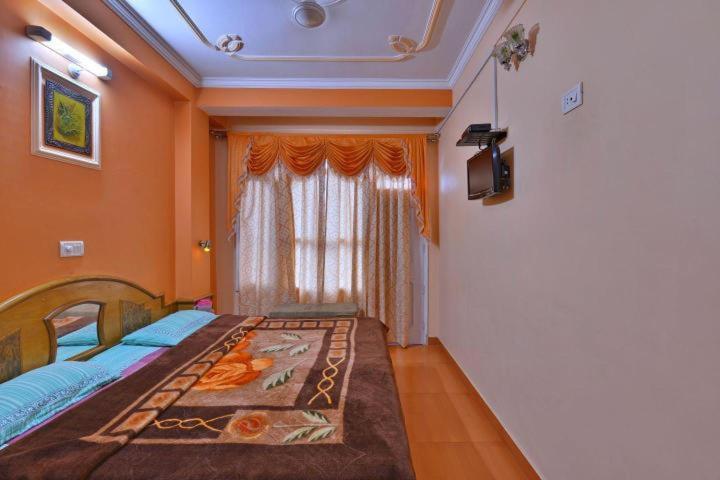 Hotel Ashish Inn Kandāghāt Extérieur photo