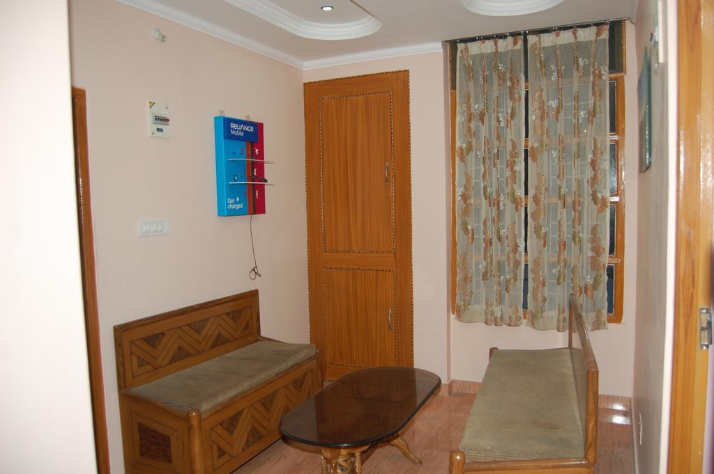 Hotel Ashish Inn Kandāghāt Extérieur photo